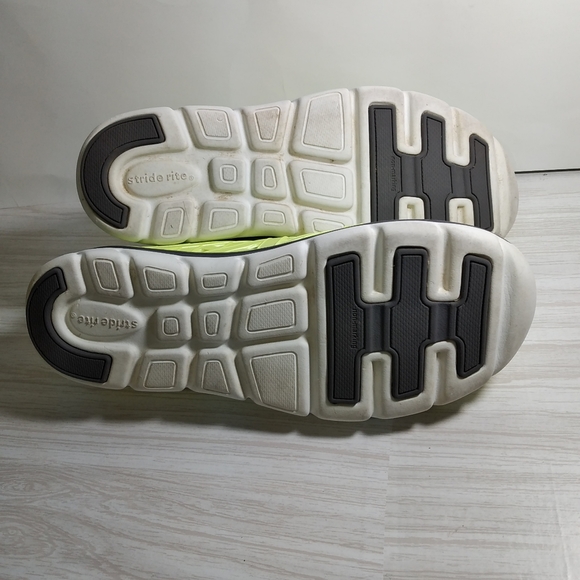 Phibian Made to play youth green girls shoes size 5 - Picture 6 of 6